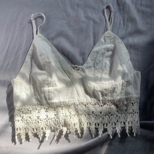 lace detailed crop top
